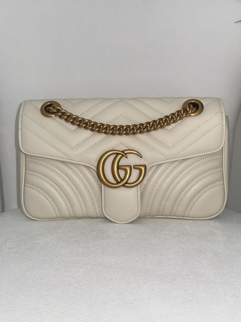 Gucci White GG Marmont Matelasse Flap Shoulder Bag